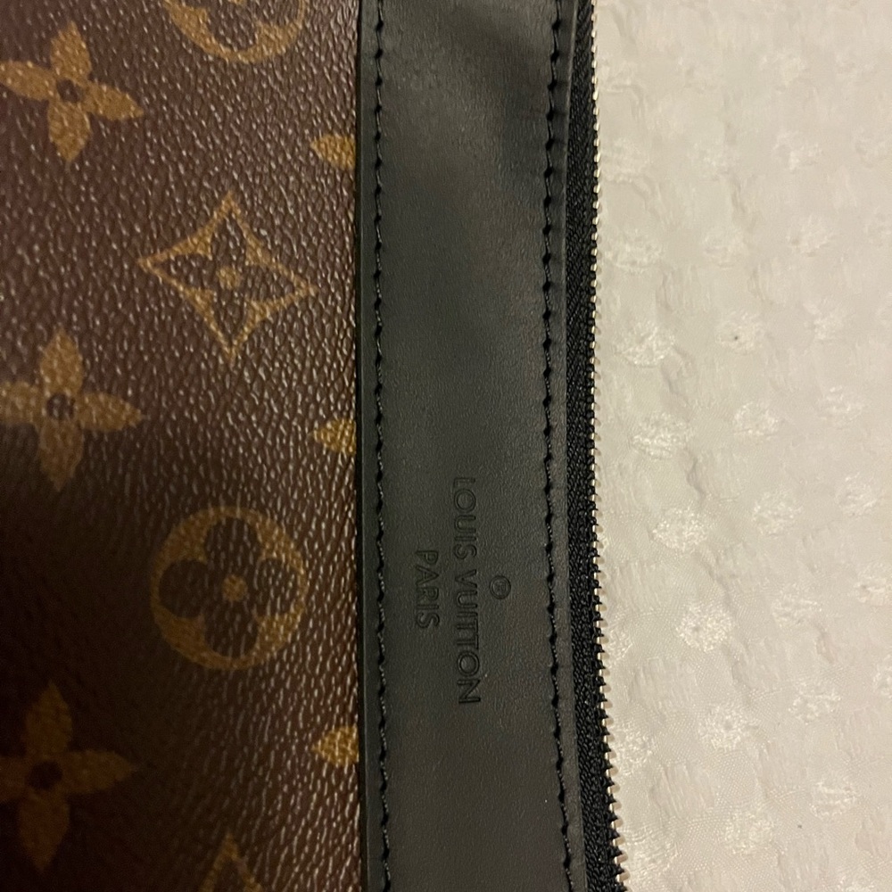 Louis Vuitton Brown Monogram Men's Bag - Picture 3 of 5